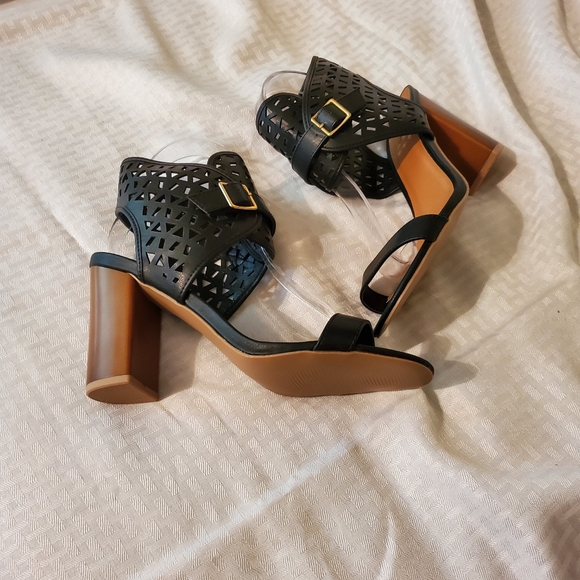 Laser Cut Strappy Sandal - Picture 5 of 7